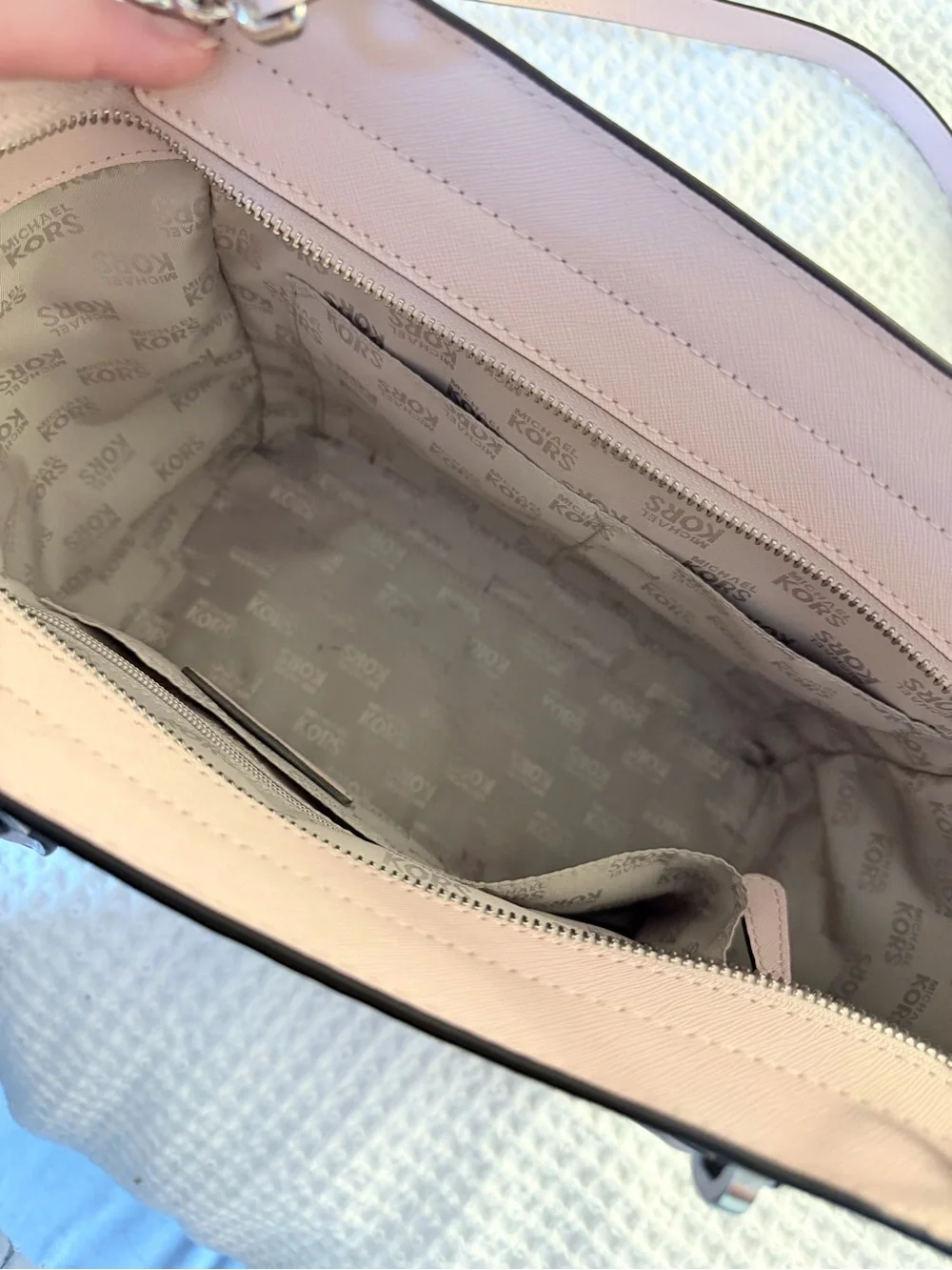 Micheal Kors Tina Large Top-Zip Satchel